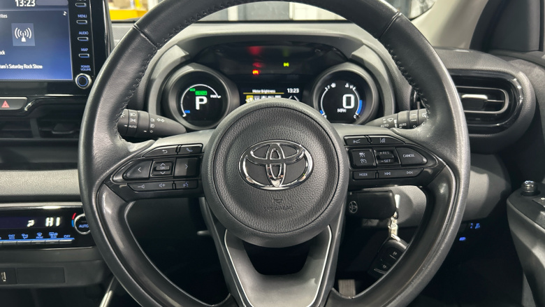 Toyota Yaris 1.5 Hybrid Design 5dr CVT Hybrid Hatchback